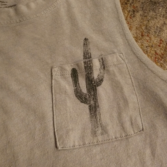 Zoe & Liv Cactus Pocket Muscle Tank - Picture 2 of 7